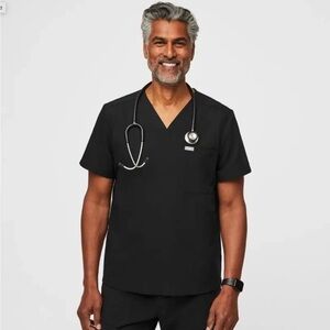 Figs Men's Chisec Three-Pocket Scrub Top, Small, Black